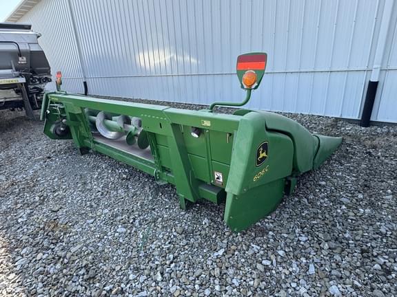 Image of John Deere 606C equipment image 3