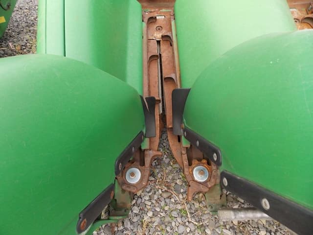 Image of John Deere 606C equipment image 1