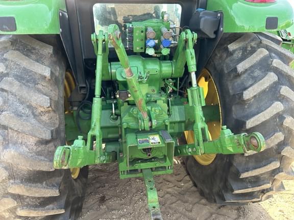 Image of John Deere 6100D equipment image 4