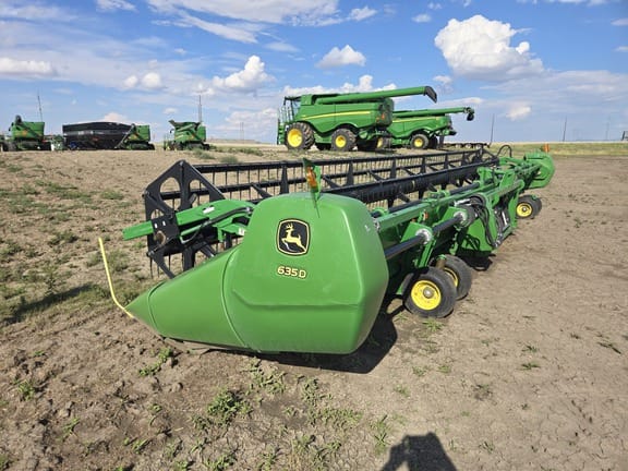2011 John Deere 635D Equipment Image0
