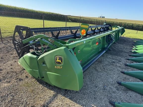 Image of John Deere 635F equipment image 2