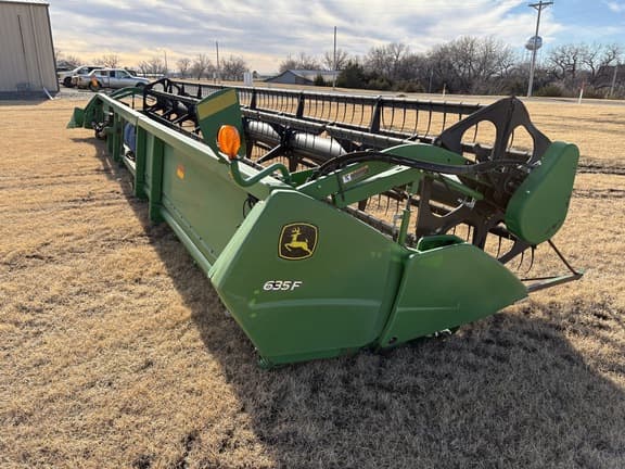 Image of John Deere 635F equipment image 3