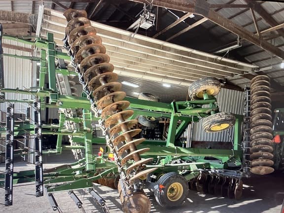 Image of John Deere 637 Primary image