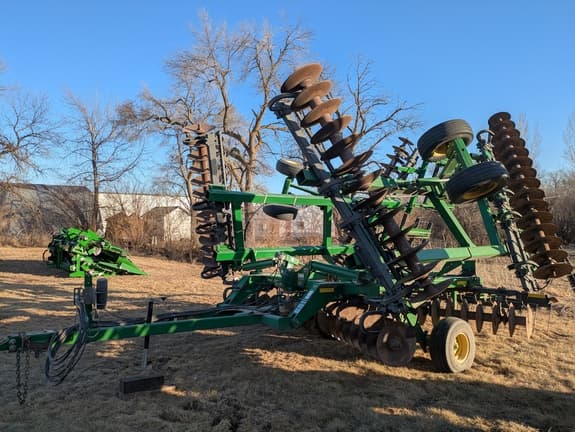 Image of John Deere 637 equipment image 2