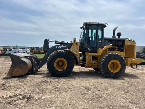 Image of John Deere 644K equipment image 1