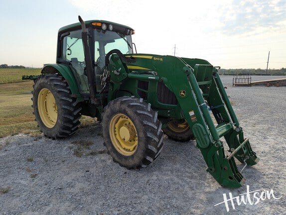 2011 John Deere 7130 Premium Equipment Image0