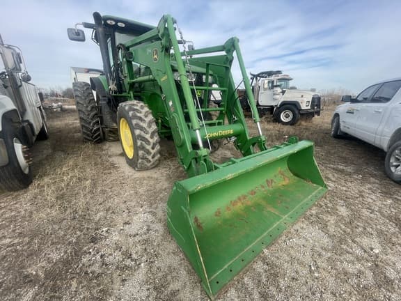 Image of John Deere 7200R equipment image 2