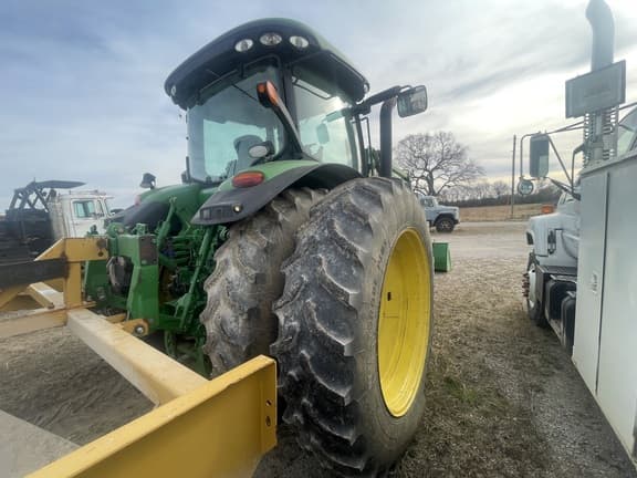 Image of John Deere 7200R equipment image 4