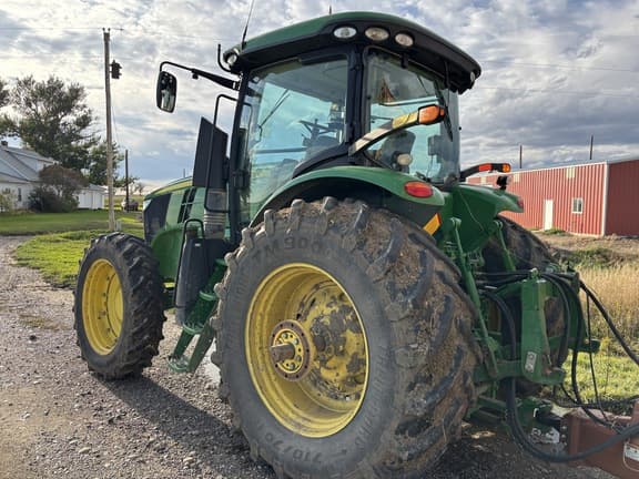 Image of John Deere 7200R equipment image 2