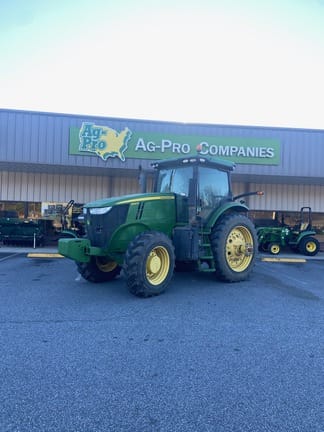 2011 John Deere 7200R Equipment Image0