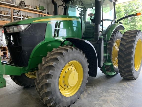 Image of John Deere 7215R equipment image 2