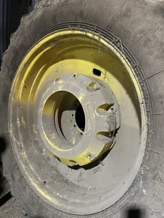 Image of John Deere 7230R equipment image 2