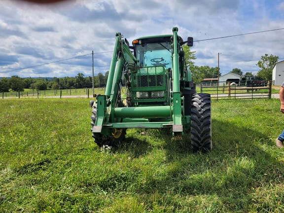 Image of John Deere 7330 equipment image 1