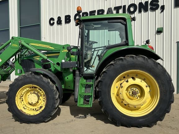Image of John Deere 7330 equipment image 4