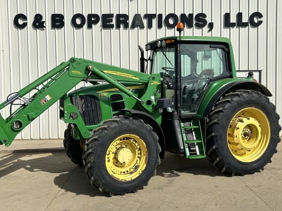Image of John Deere 7330 equipment image 1