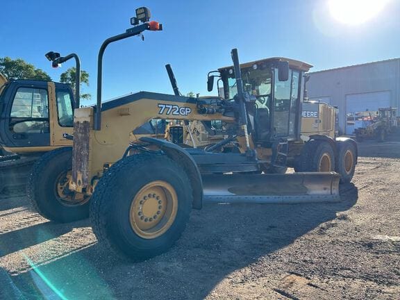 2011 John Deere 772G Equipment Image0