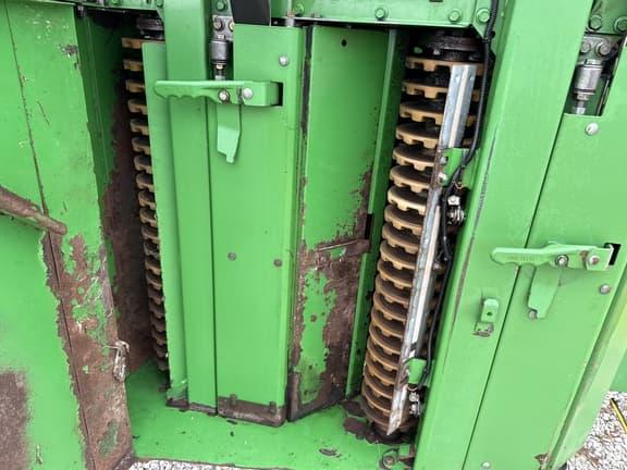 Image of John Deere 7760 equipment image 4