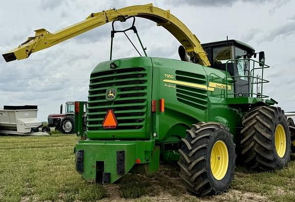 Image of John Deere 7950 equipment image 4