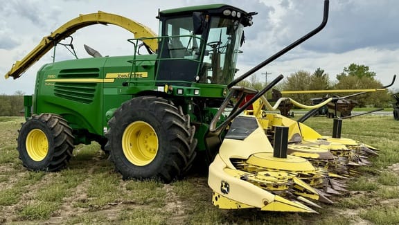 2011 John Deere 7950 Equipment Image0