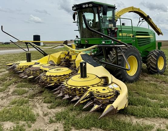 Image of John Deere 7950 equipment image 1