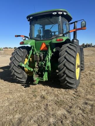 Image of John Deere 8235R equipment image 2