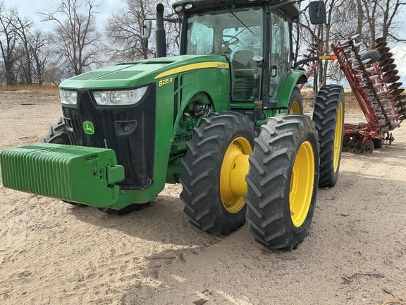 2011 John Deere 8235R Equipment Image0