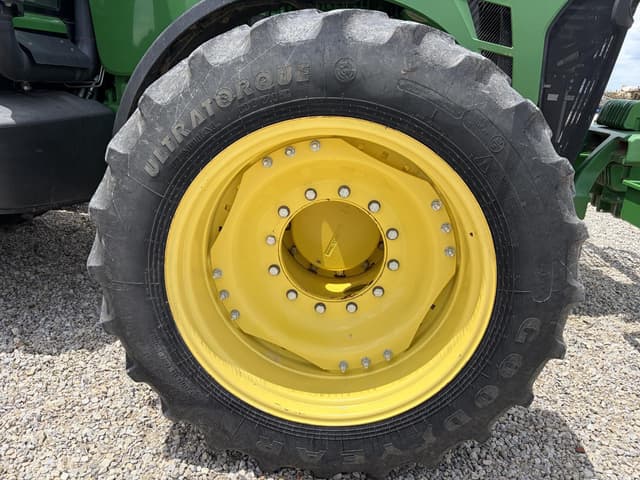 Image of John Deere 8270R equipment image 4