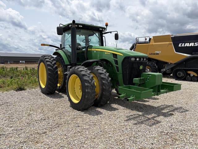 Image of John Deere 8270R equipment image 2