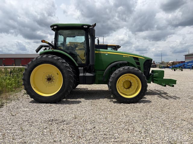 Image of John Deere 8270R equipment image 3