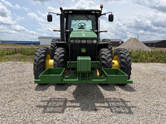 Image of John Deere 8270R equipment image 1