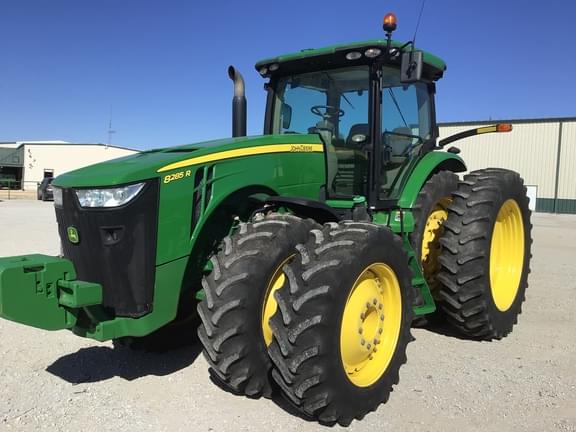 Image of John Deere 8285R equipment image 1