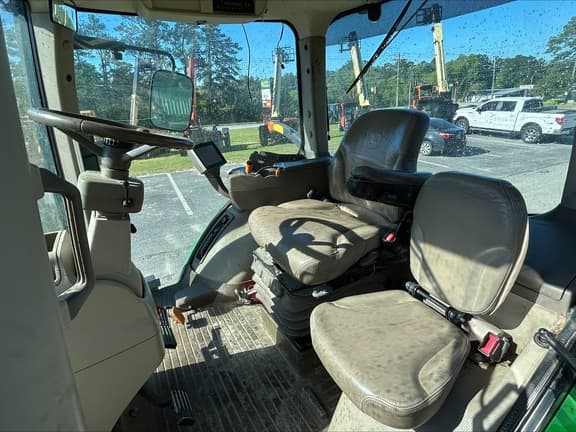 Image of John Deere 8285R equipment image 4