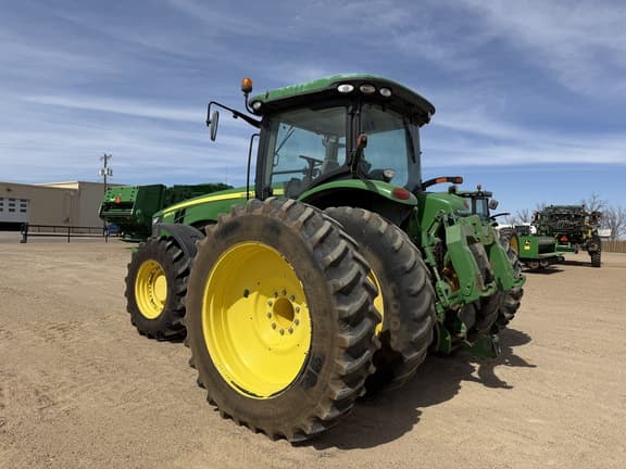 Image of John Deere 8285R equipment image 2