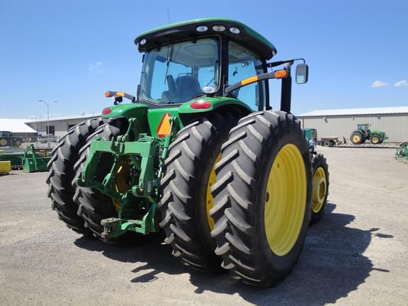 Image of John Deere 8285R equipment image 4