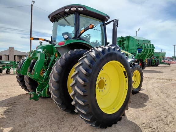 Image of John Deere 8285R equipment image 4