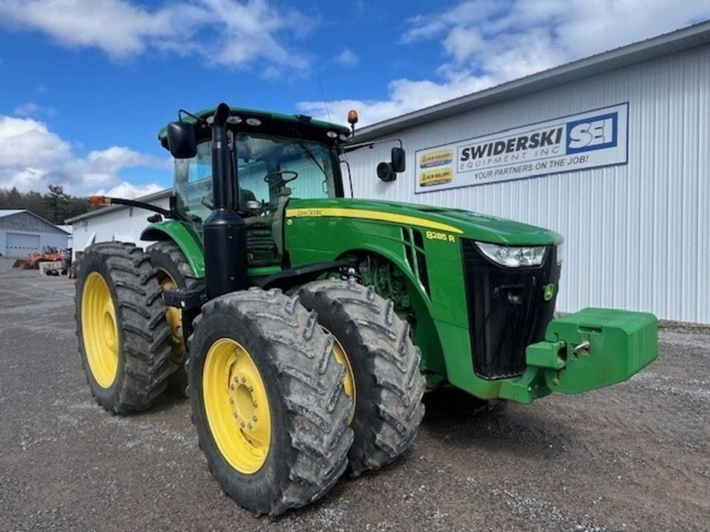 2011 John Deere 8285R Equipment Image0