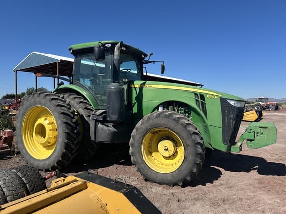 Image of John Deere 8310R equipment image 2