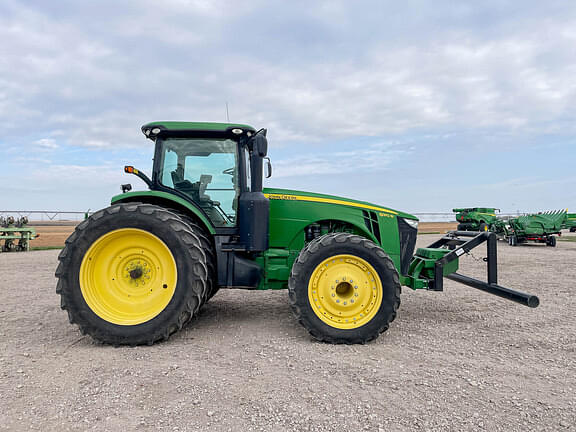 Image of John Deere 8310R equipment image 3