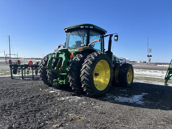 Image of John Deere 8310R equipment image 3