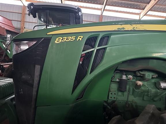 Image of John Deere 8335R equipment image 1