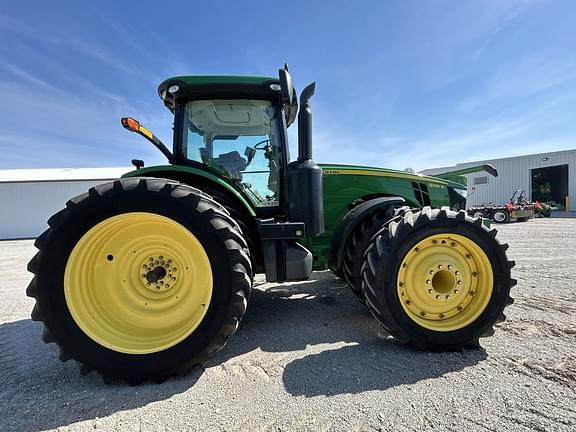 Image of John Deere 8335R equipment image 3