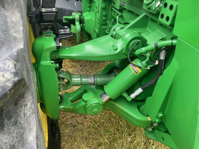 Image of John Deere 8335R equipment image 3