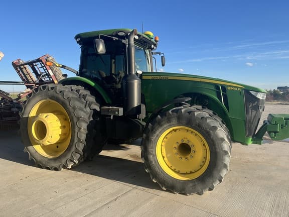 Image of John Deere 8360R equipment image 3
