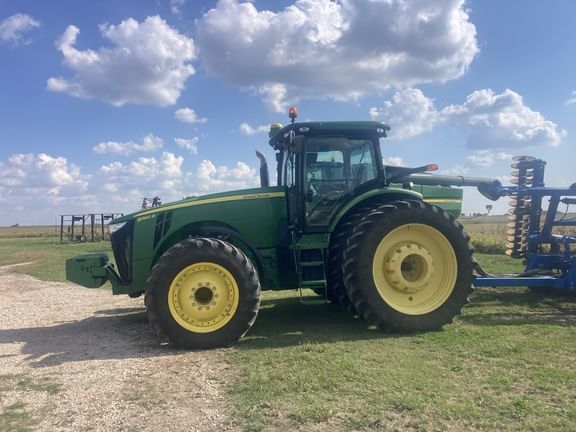 2011 John Deere 8360R Equipment Image0