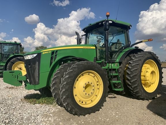 2011 John Deere 8360R Equipment Image0