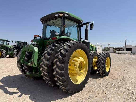 Image of John Deere 8360R equipment image 4