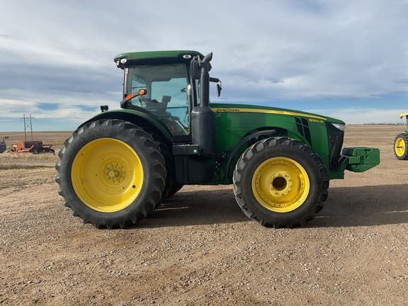 Image of John Deere 8360R equipment image 4