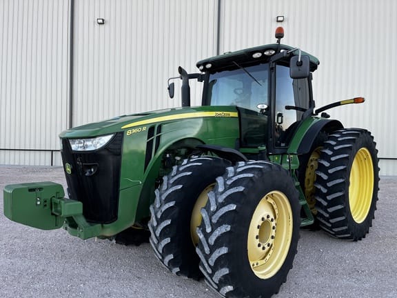 2011 John Deere 8360R Equipment Image0