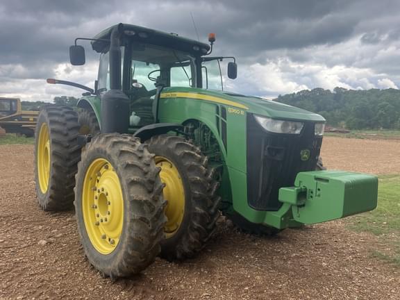 Image of John Deere 8360R equipment image 1