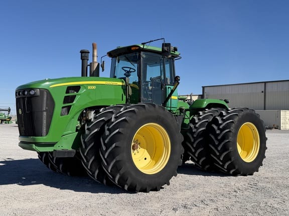 2011 John Deere 9330 Equipment Image0